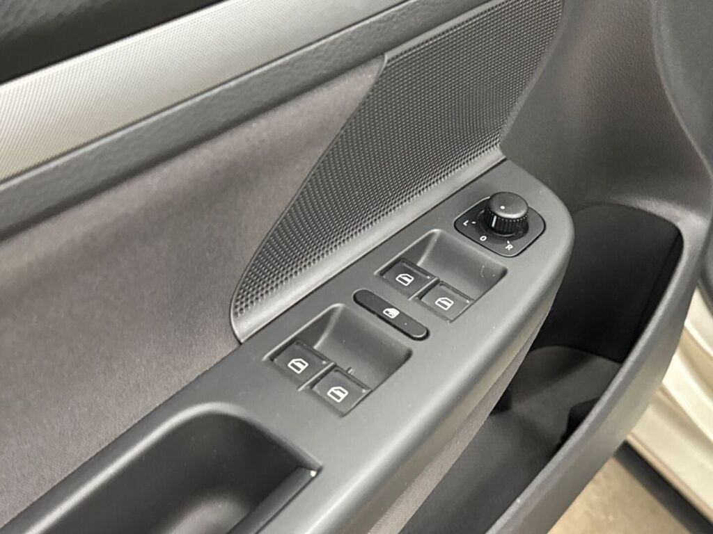 Volkswagen Jetta 2007 Ruskea (beige)