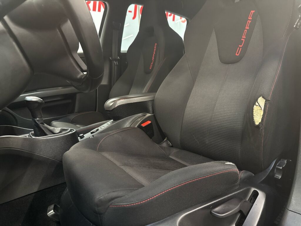 Seat Leon 2007 Musta