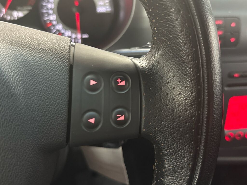 Seat Leon 2007 Musta