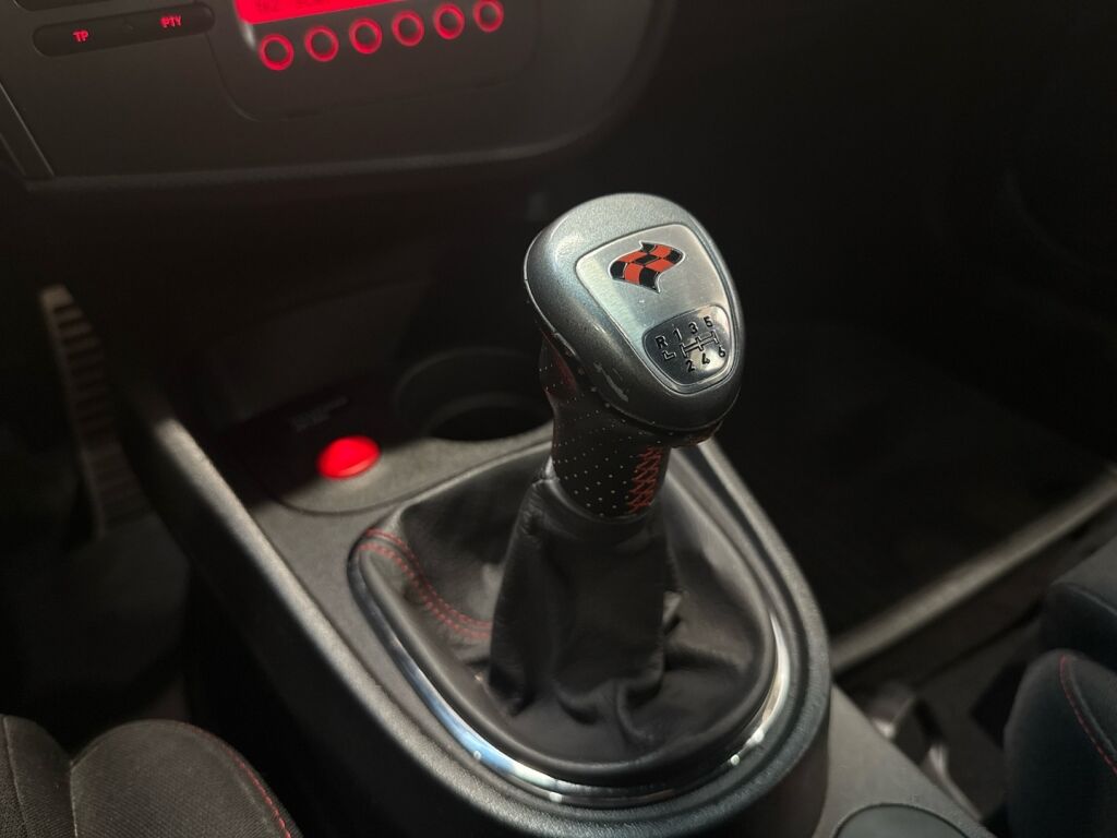 Seat Leon 2007 Musta