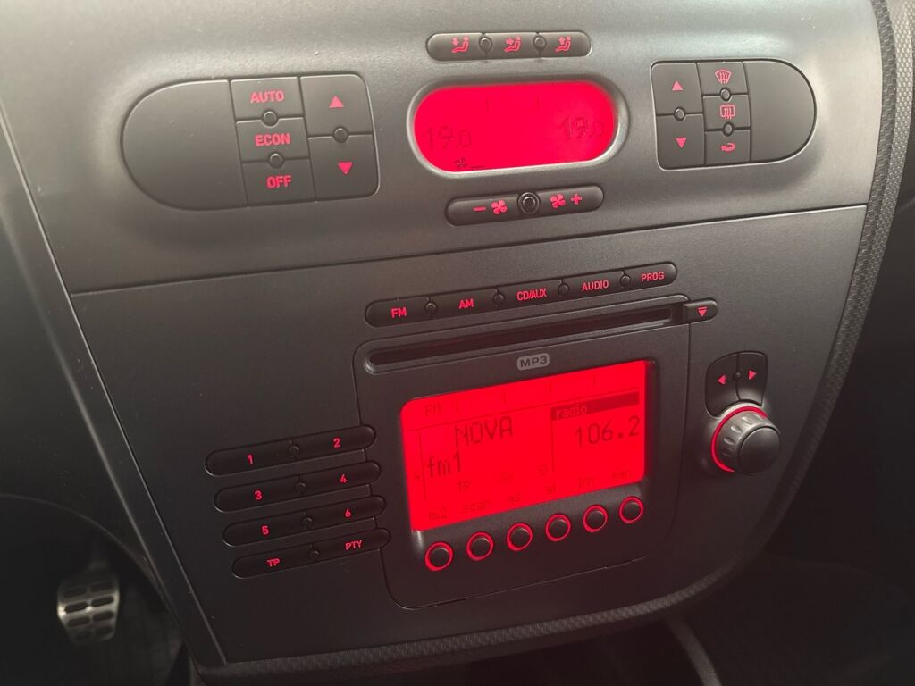 Seat Leon 2007 Musta