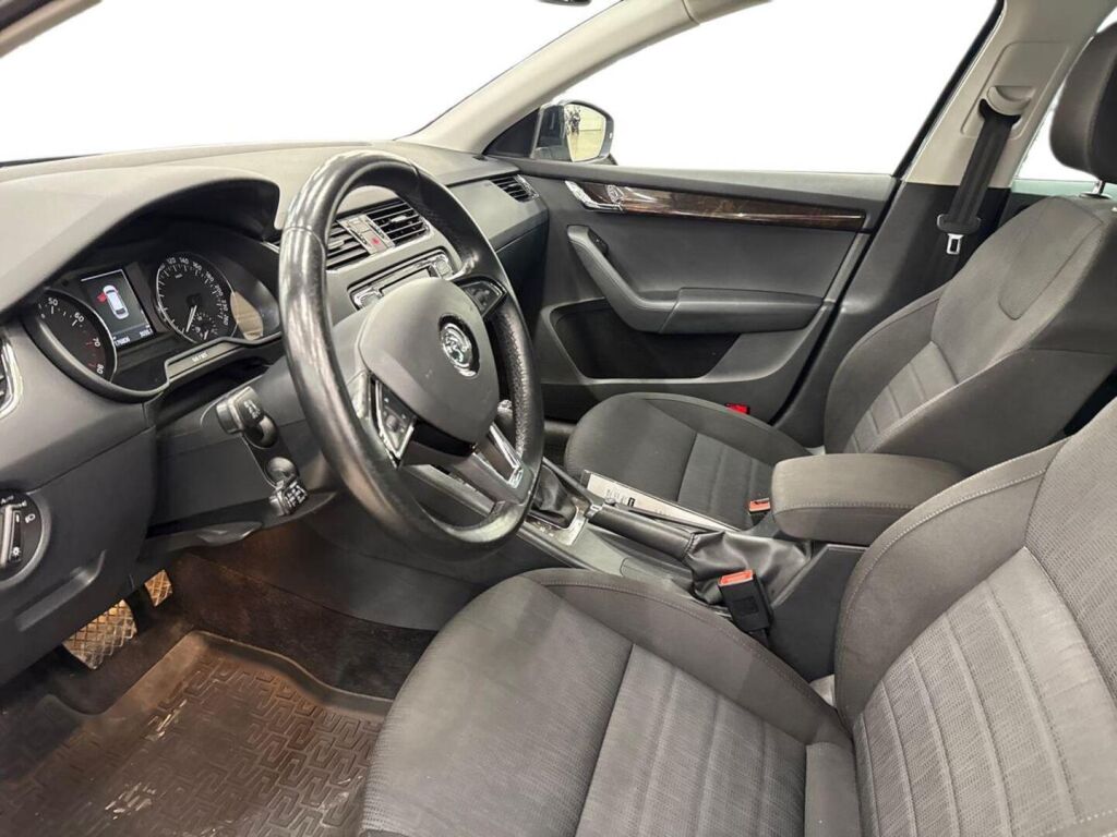 Skoda Octavia 2017 Musta