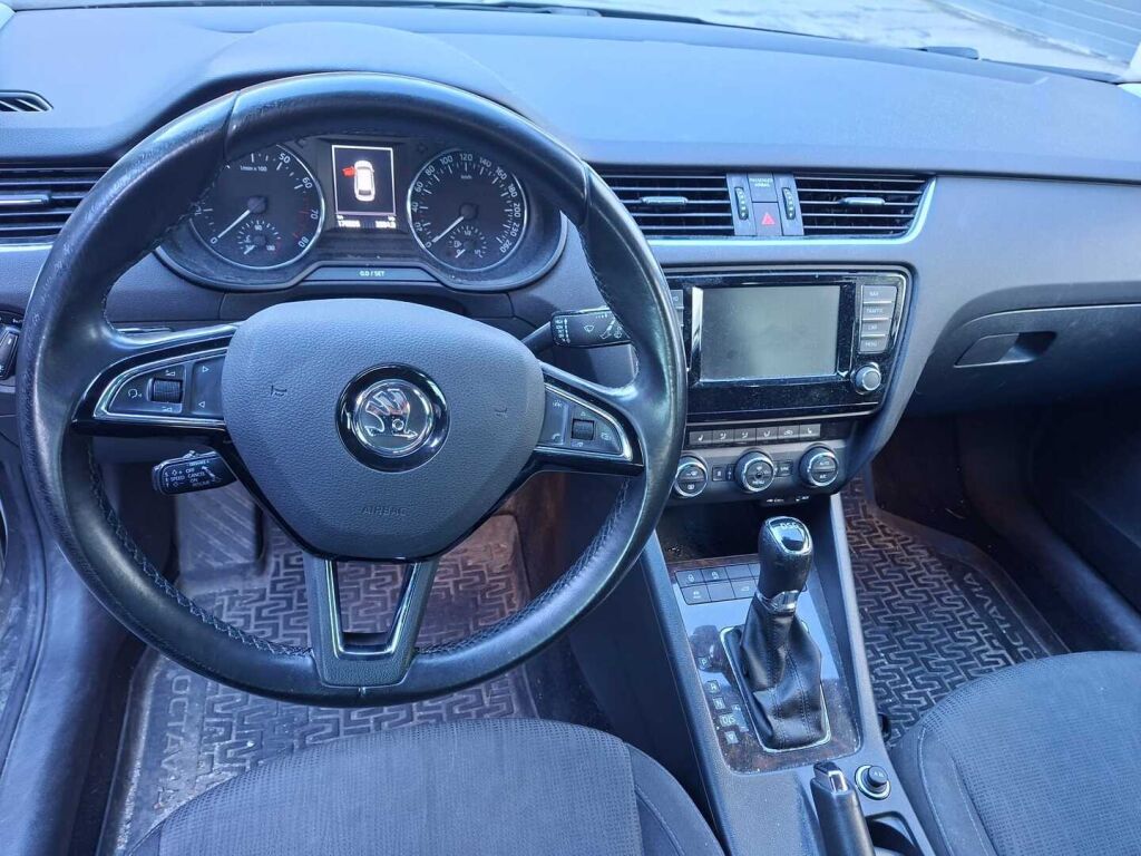 Skoda Octavia 2017 Musta