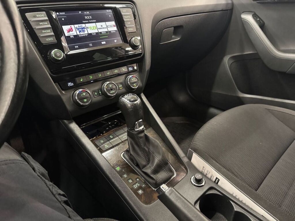 Skoda Octavia 2017 Musta