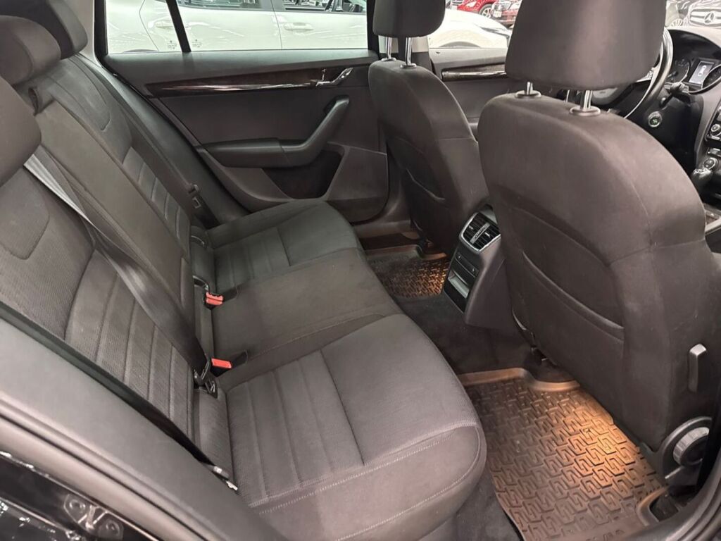 Skoda Octavia 2017 Musta