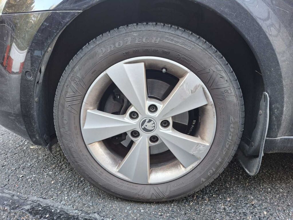 Skoda Octavia 2017 Musta