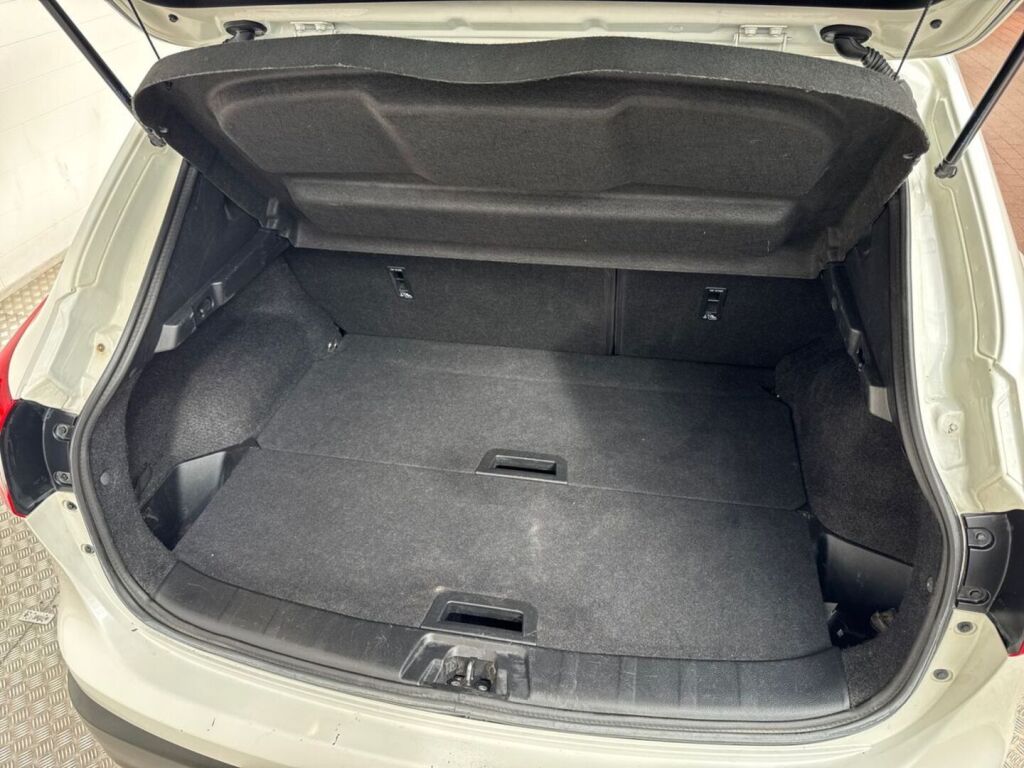 Nissan Qashqai 2016 Valkoinen