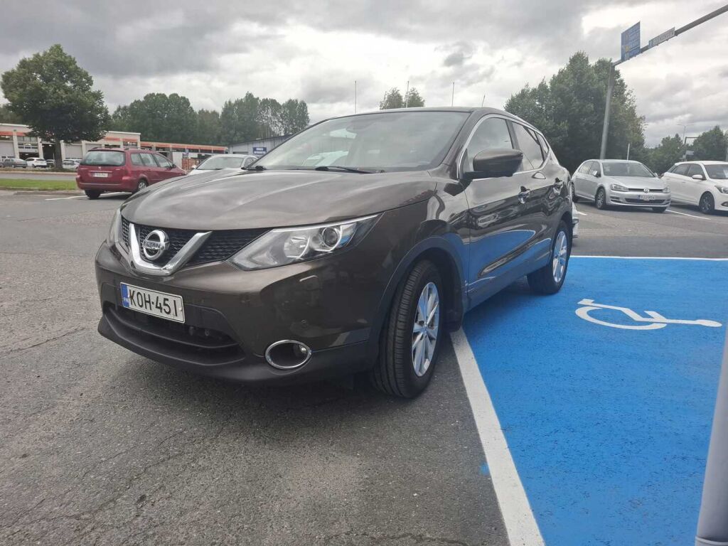 Nissan Qashqai 2017 Ruskea (beige)