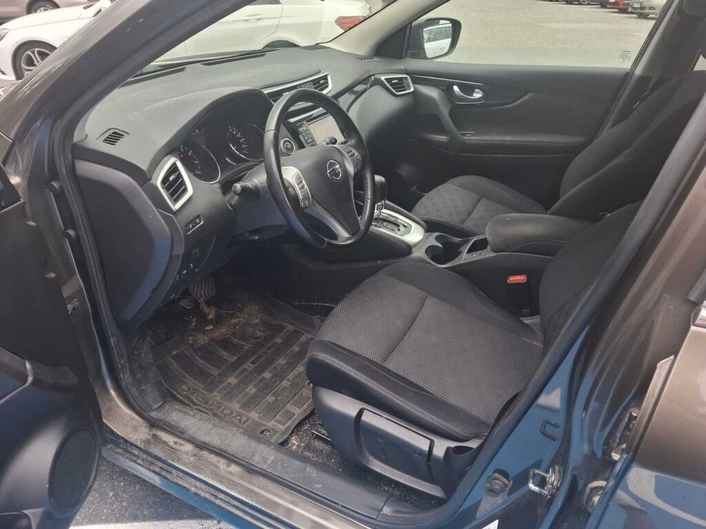 Nissan Qashqai 2017 Ruskea (beige)