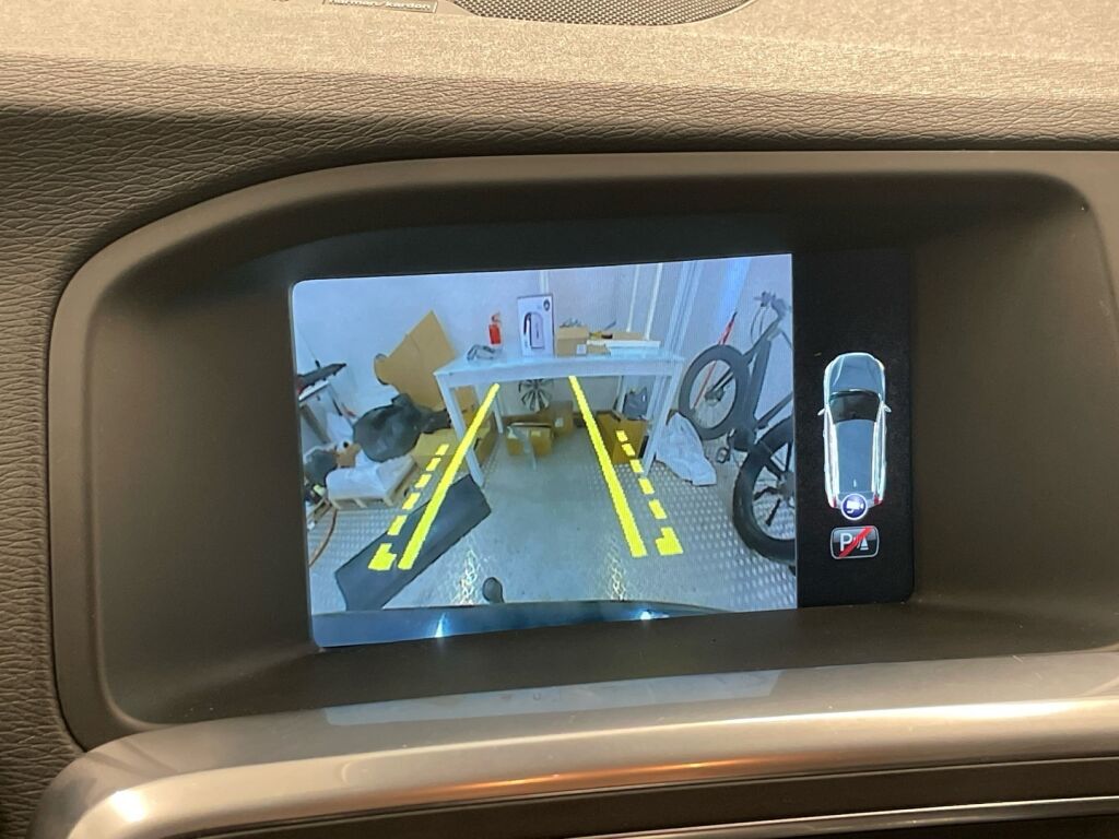 Volvo V60 2014 Musta