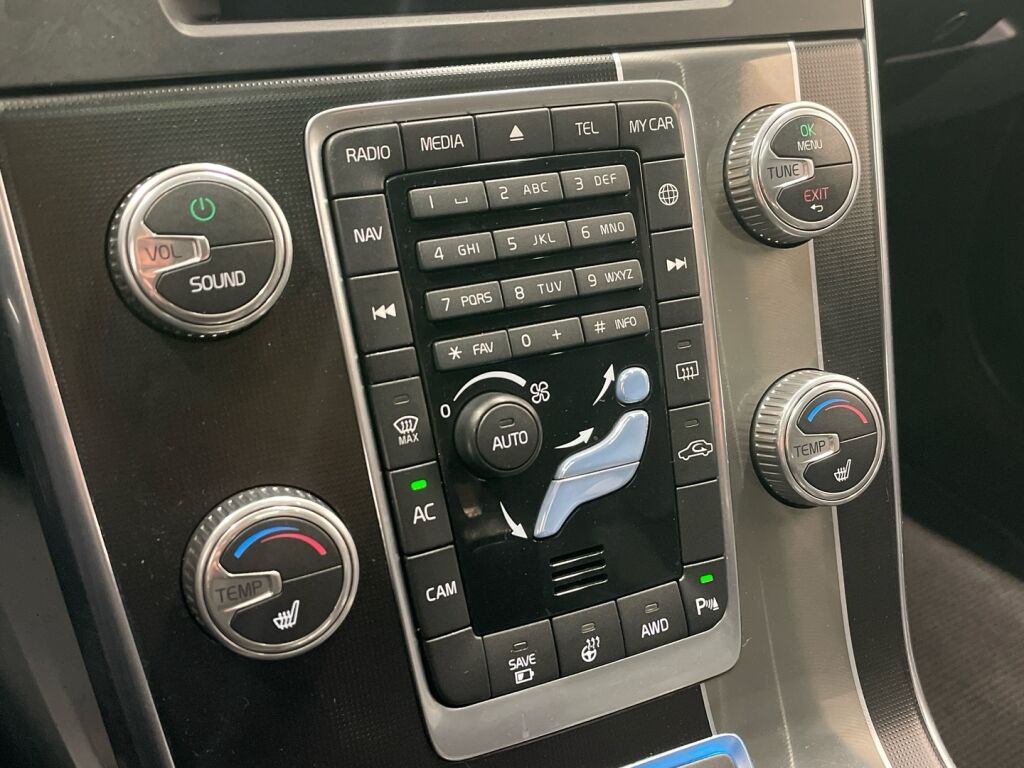 Volvo V60 2014 Musta