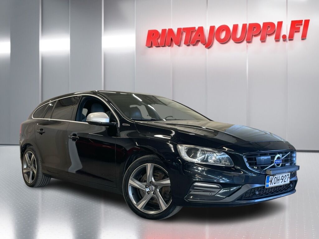 Volvo V60 2014 Musta