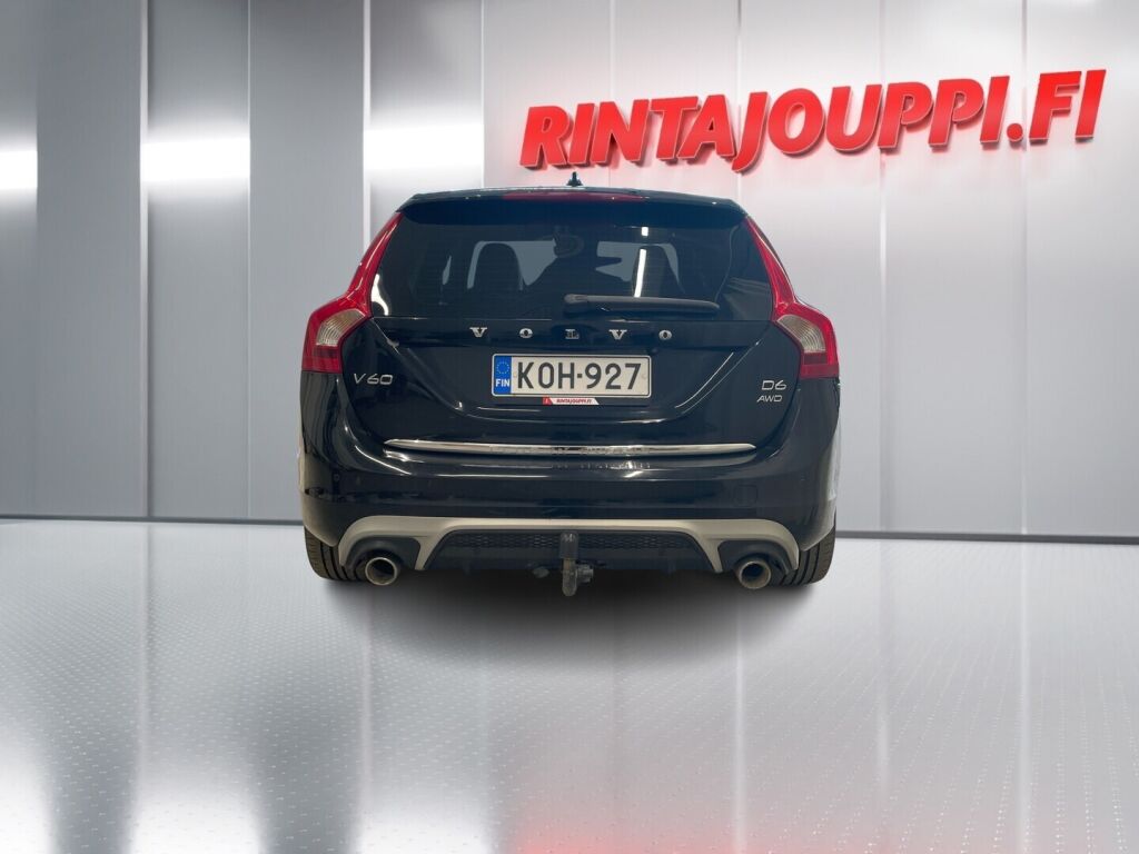 Volvo V60 2014 Musta
