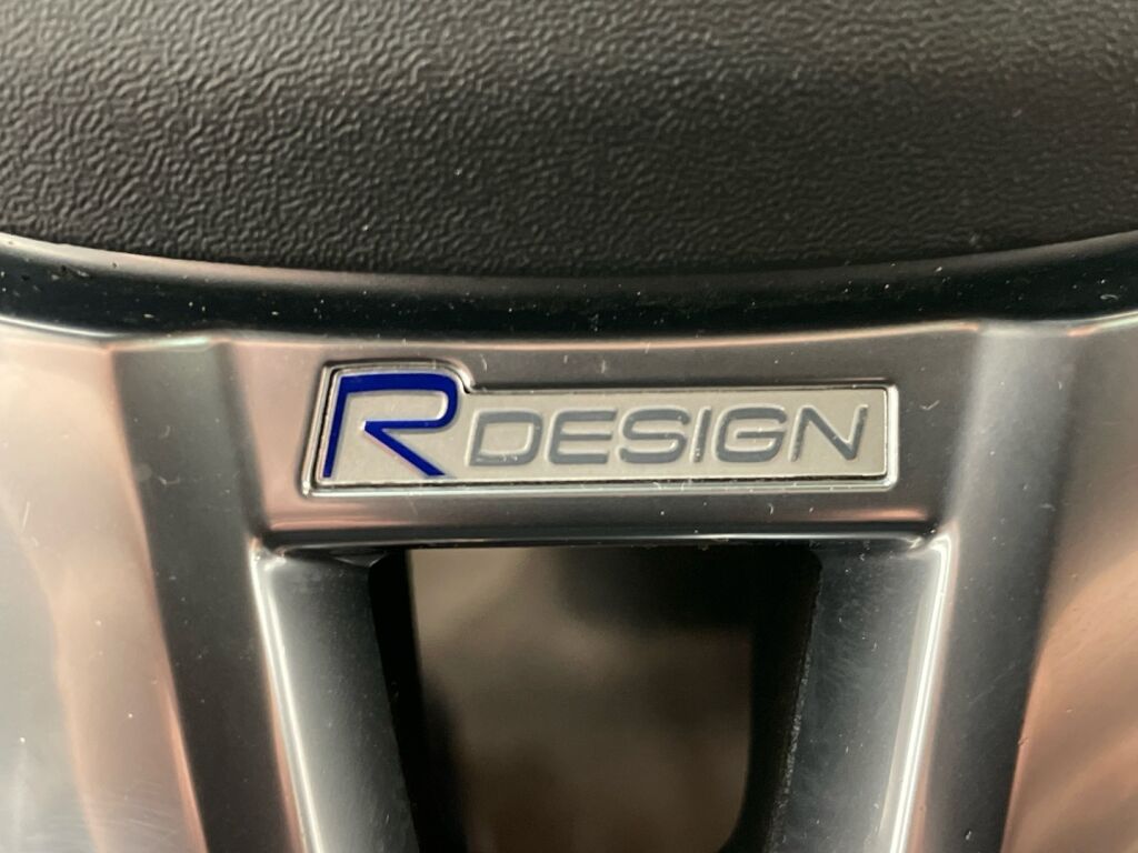 Volvo V60 2014 Musta