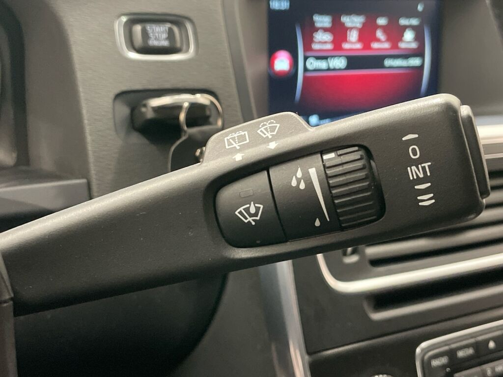 Volvo V60 2014 Musta