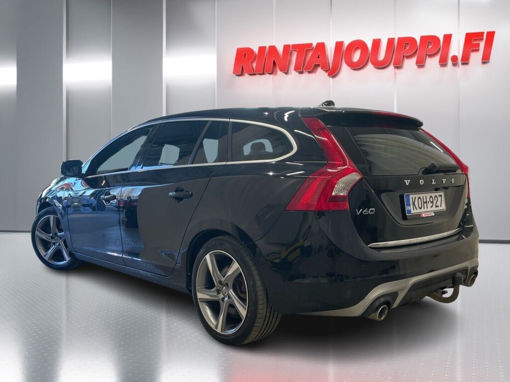 Volvo V60 2014 Musta