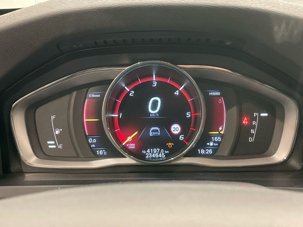 Volvo V60 2014 Musta