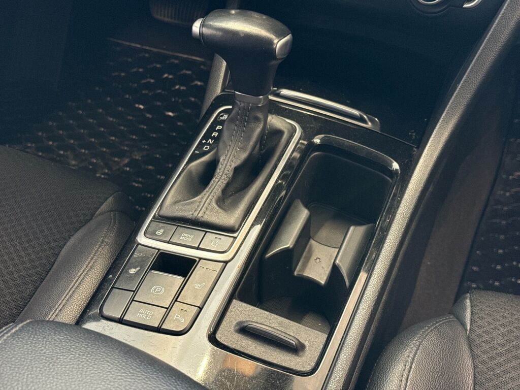Kia Optima 2018 Ruskea (beige)