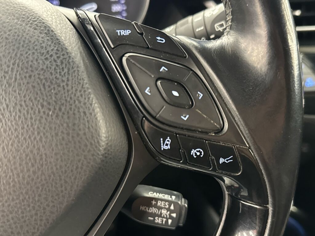 Toyota C-HR 2017 Valkoinen