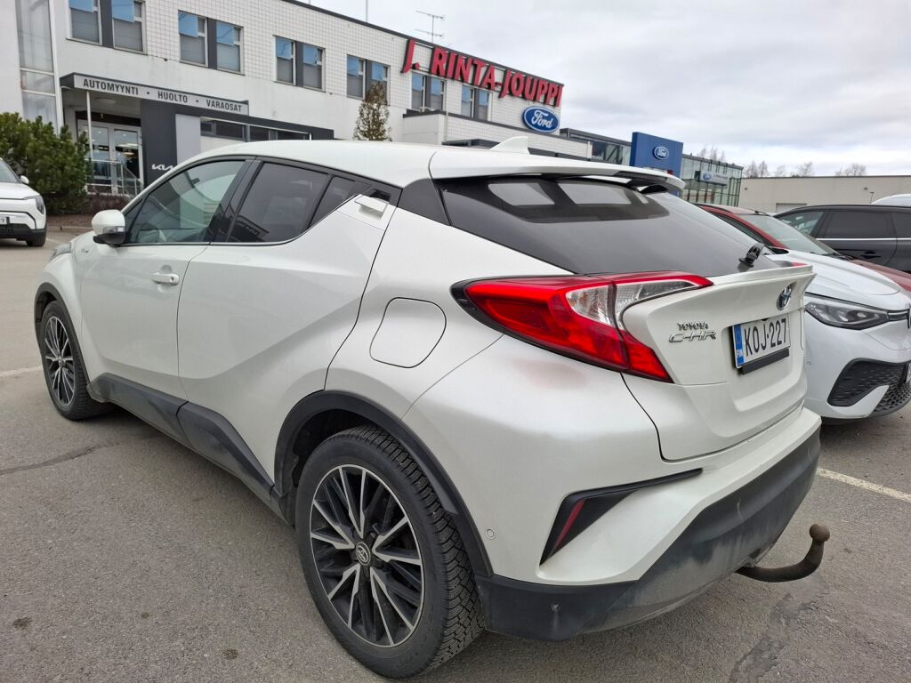 Toyota C-HR 2017 Valkoinen