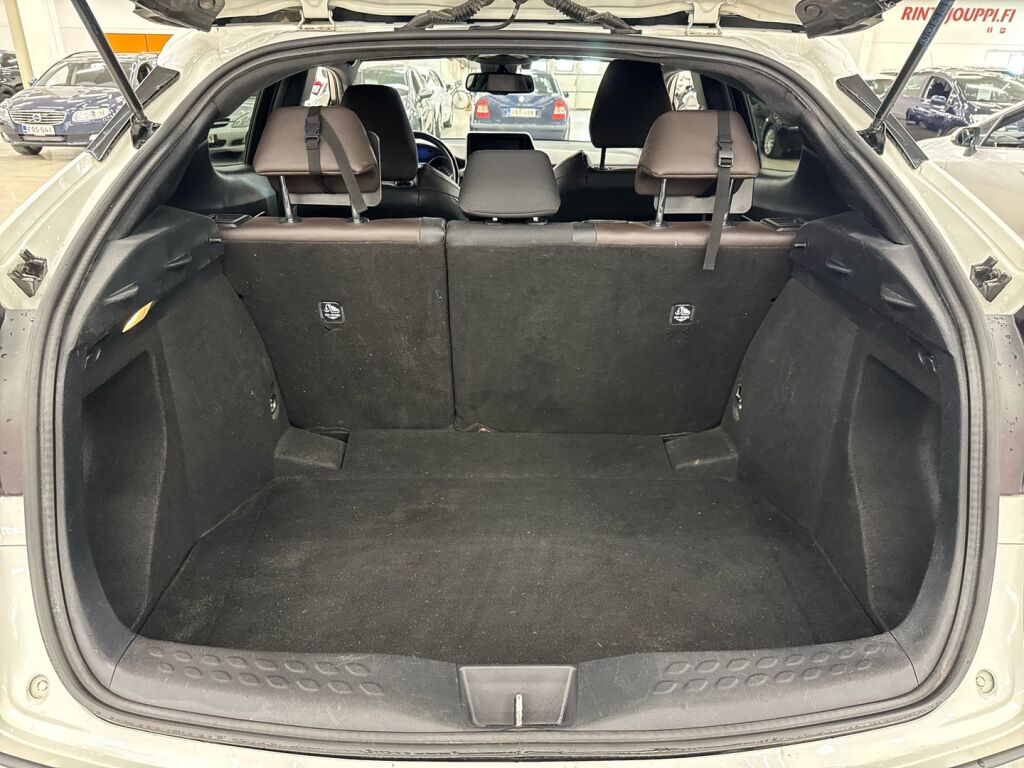 Toyota C-HR 2017 Valkoinen