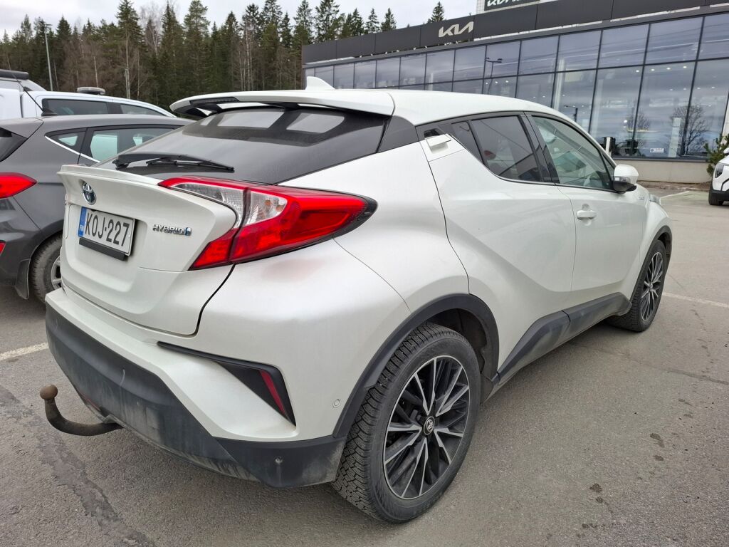 Toyota C-HR 2017 Valkoinen