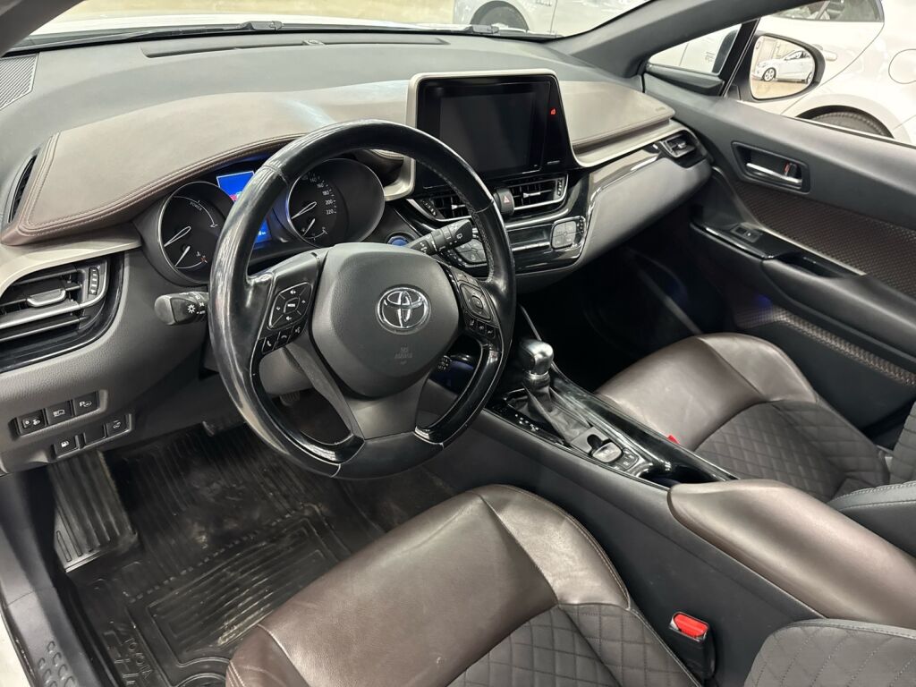 Toyota C-HR 2017 Valkoinen