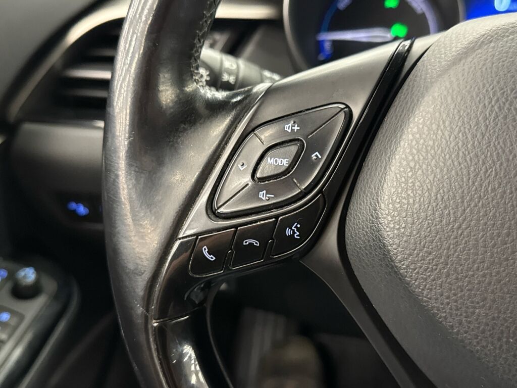 Toyota C-HR 2017 Valkoinen