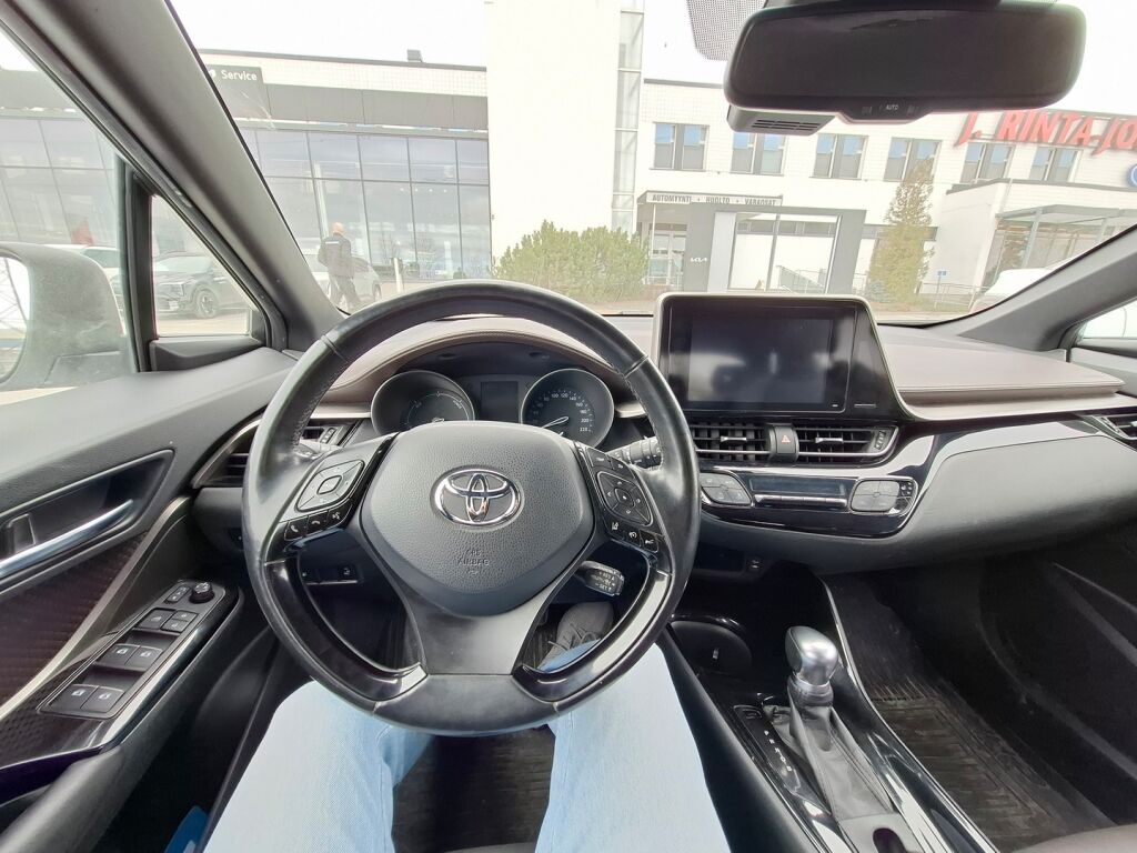 Toyota C-HR 2017 Valkoinen