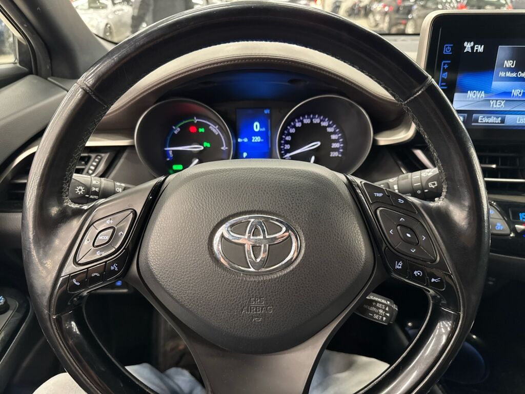 Toyota C-HR 2017 Valkoinen