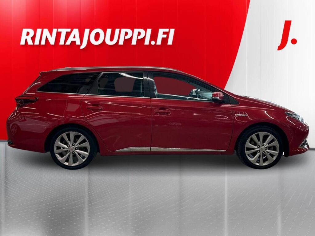 Toyota Auris 2017 Punainen