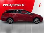 Toyota Auris 2017 Punainen