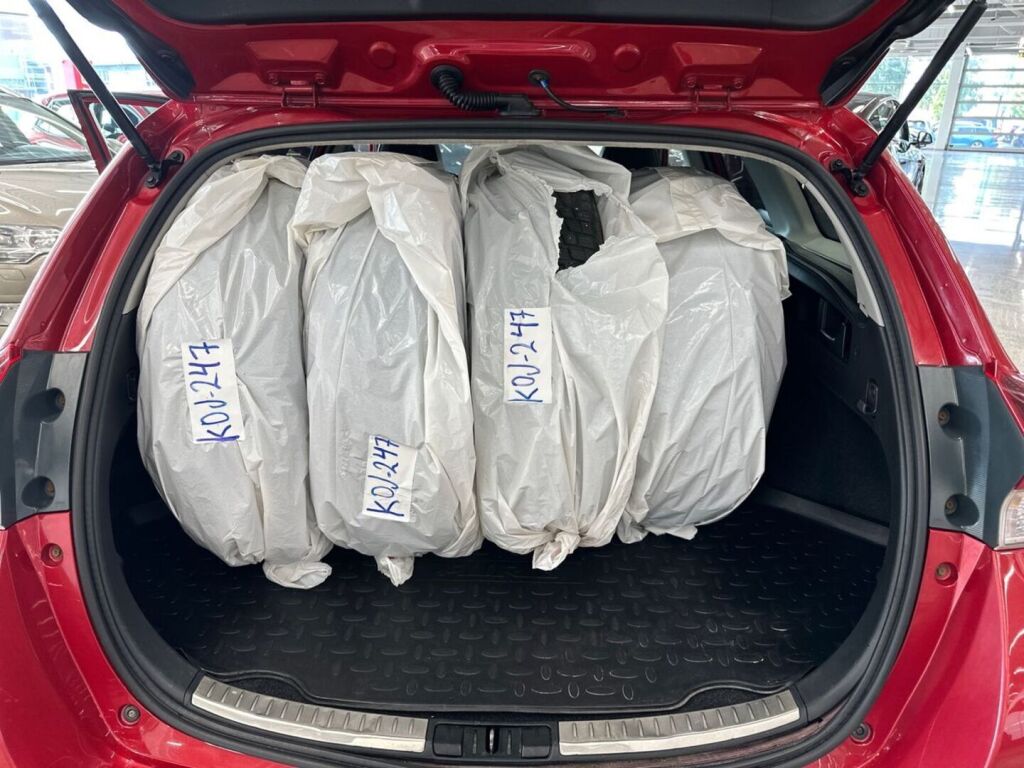 Toyota Auris 2017 Punainen