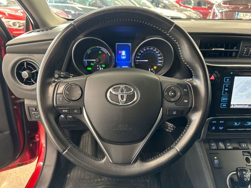 Toyota Auris 2017 Punainen