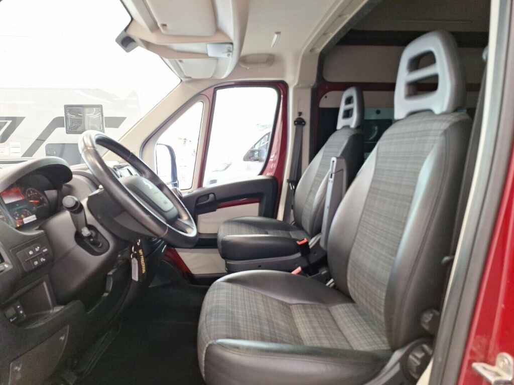 Peugeot Boxer 2017 Punainen