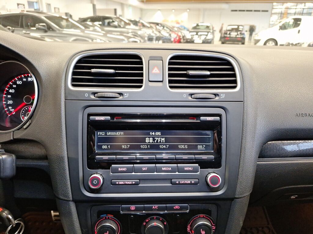 Volkswagen Golf 2013 Musta