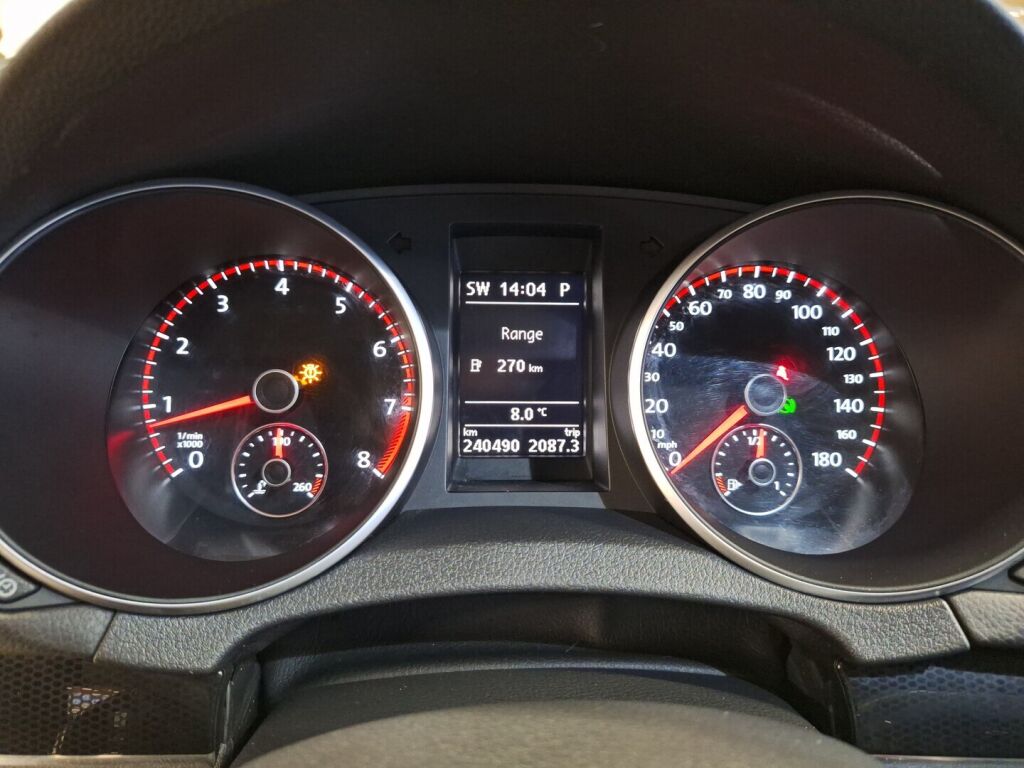 Volkswagen Golf 2013 Musta