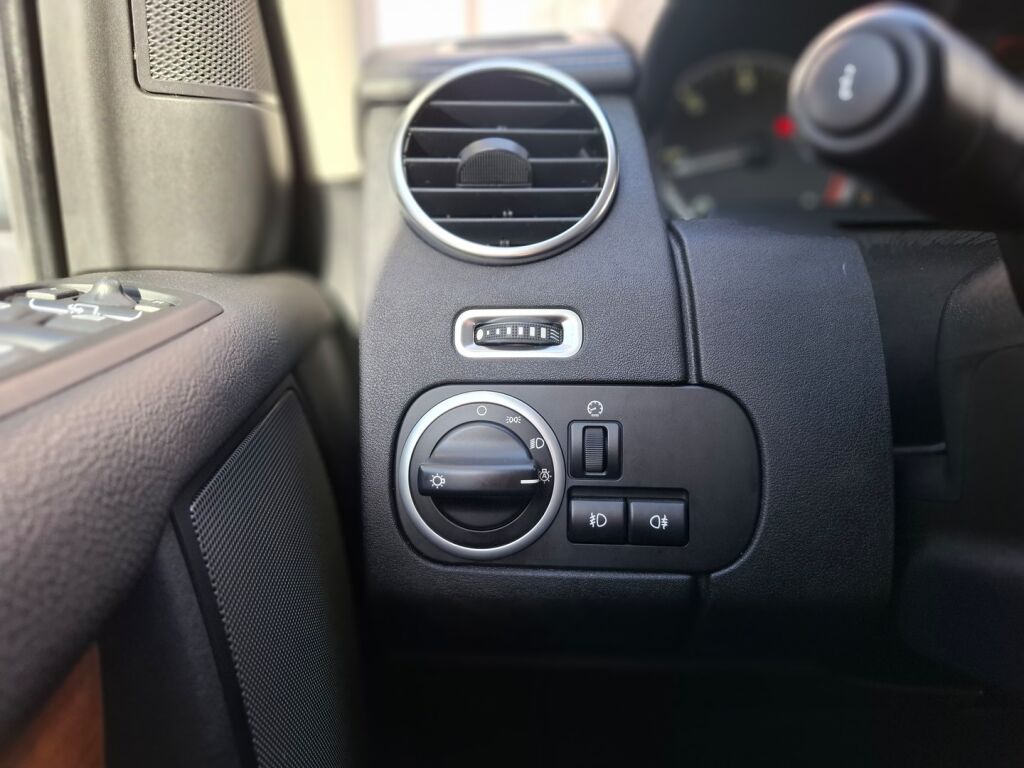 Land Rover Discovery 2010 Harmaa