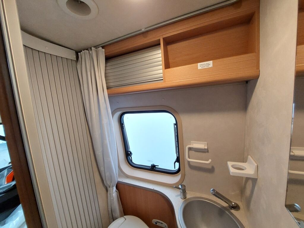 Adria Twin 600 SP 2010 Beige