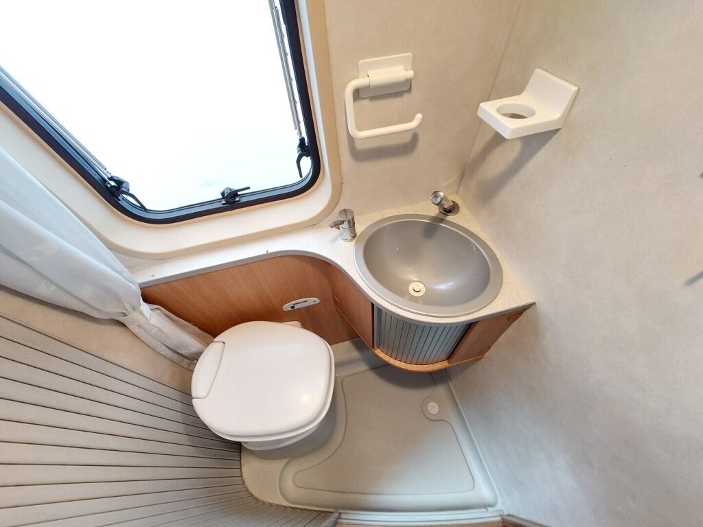 Adria Twin 600 SP 2010 Beige