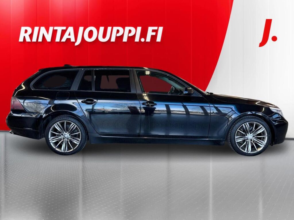 BMW 520 2009 Musta