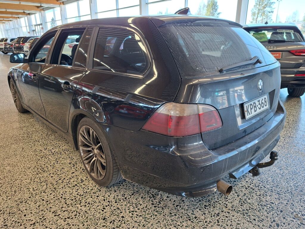 BMW 520 2009 Musta