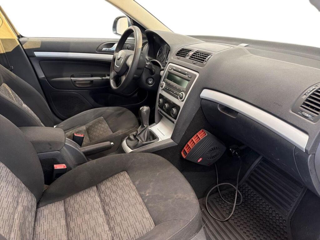 Skoda Octavia 2009 Harmaa