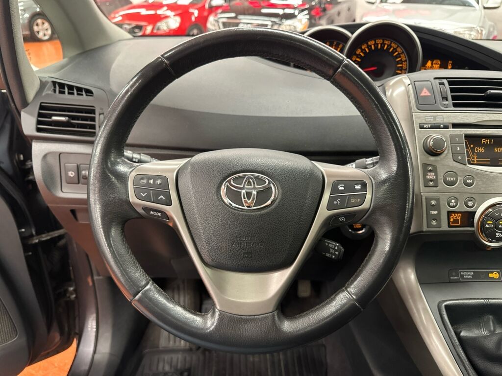 Toyota Verso 2009 Harmaa