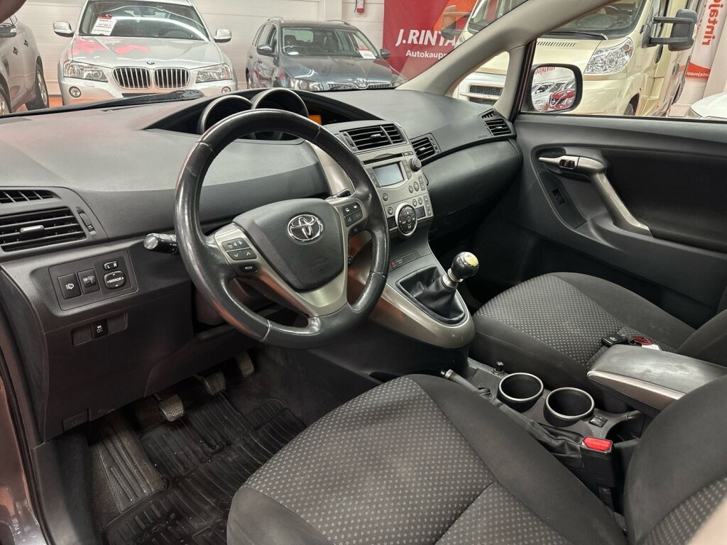 Toyota Verso 2009 Harmaa