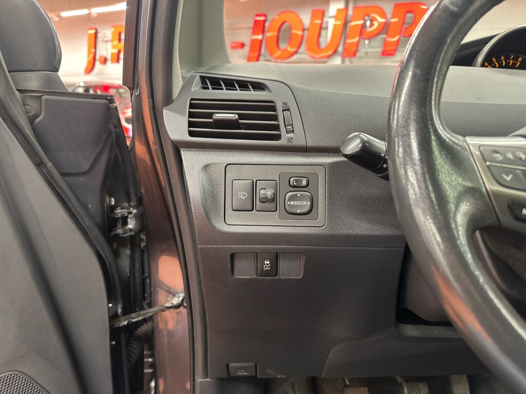 Toyota Verso 2009 Harmaa