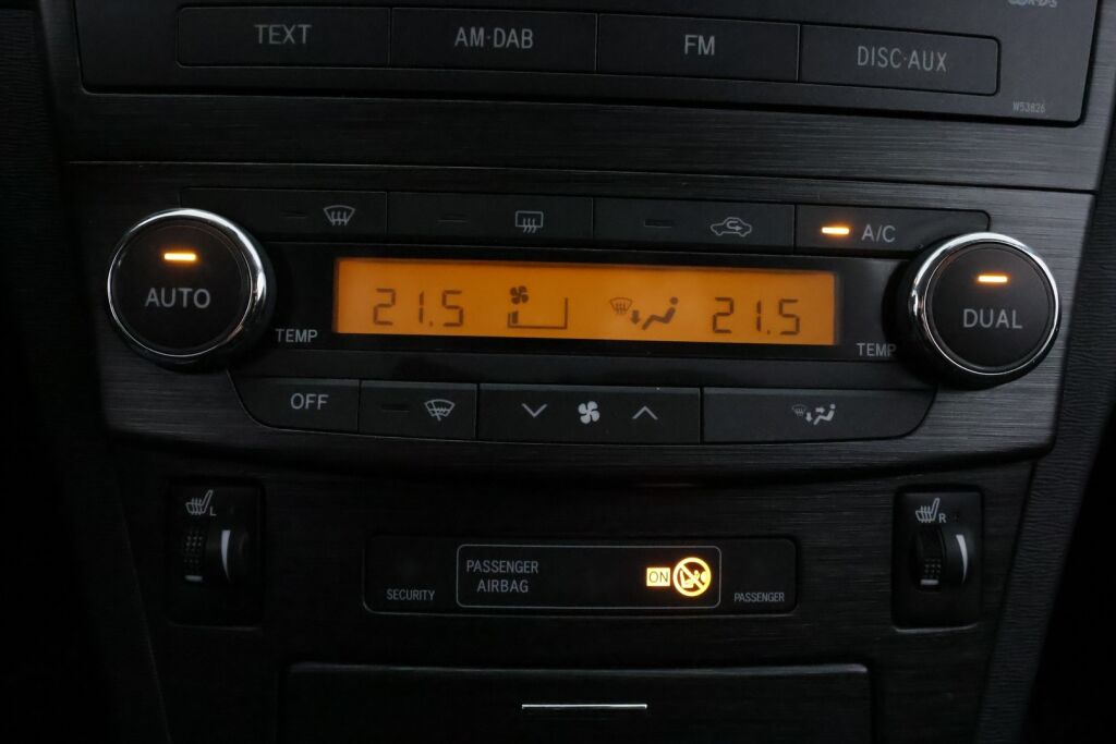 Toyota Avensis 2009 Harmaa