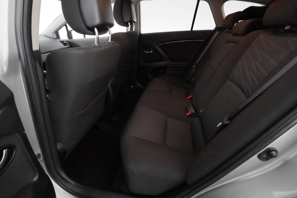 Toyota Avensis 2009 Harmaa