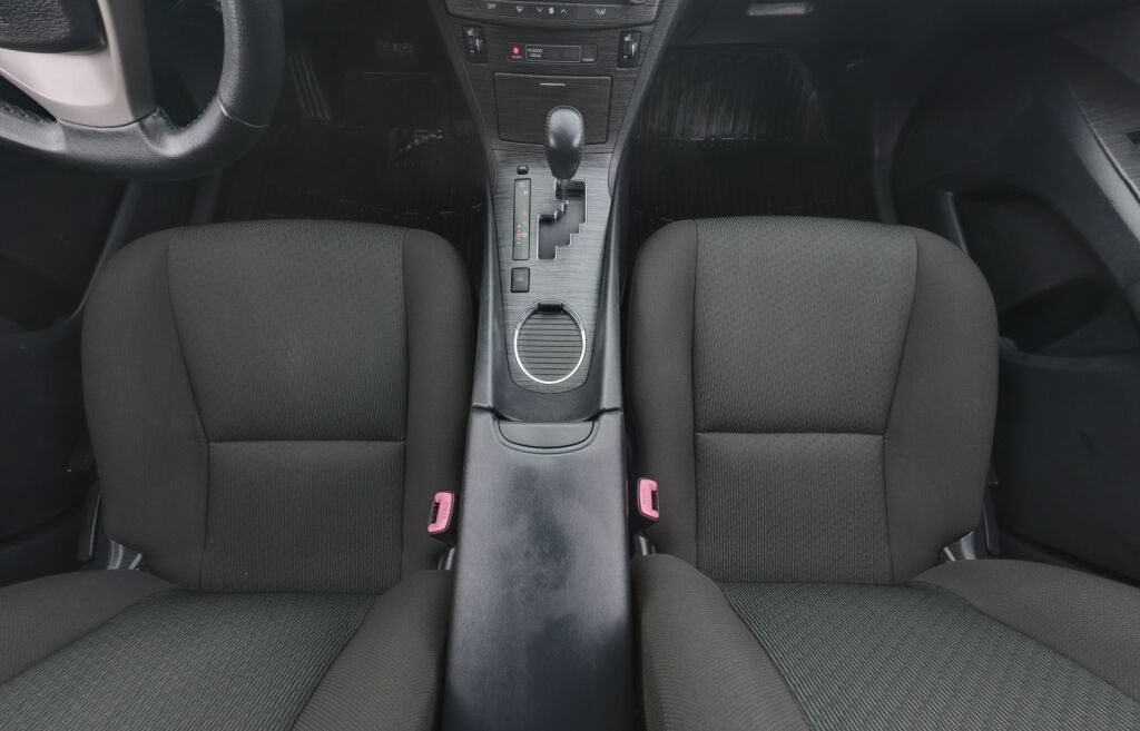 Toyota Avensis 2009 Harmaa