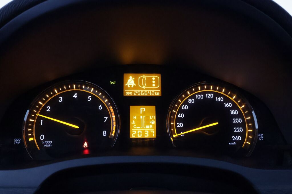 Toyota Avensis 2009 Harmaa